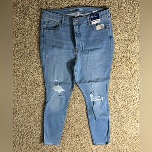 NWT - Old Navy Women's Light Blue EXTRA HIGH-RISE Rockstar Super Skinny - 16